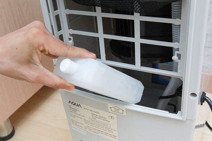 Quạt hơi nước Aqua AREF-B110MK3A Màu Xám