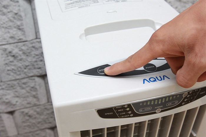 Quạt hơi nước Aqua AREF-B110MK3A Màu Xám