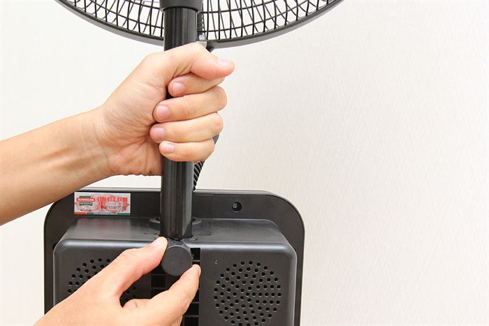 Quạt phun sương Sunhouse SHD7821 Màu Đen