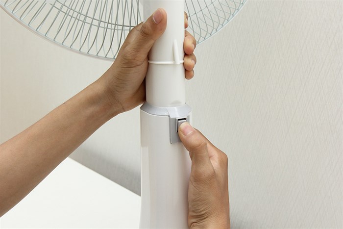 Quạt sạc điện Sunhouse SH762 Màu Trắng - Xám