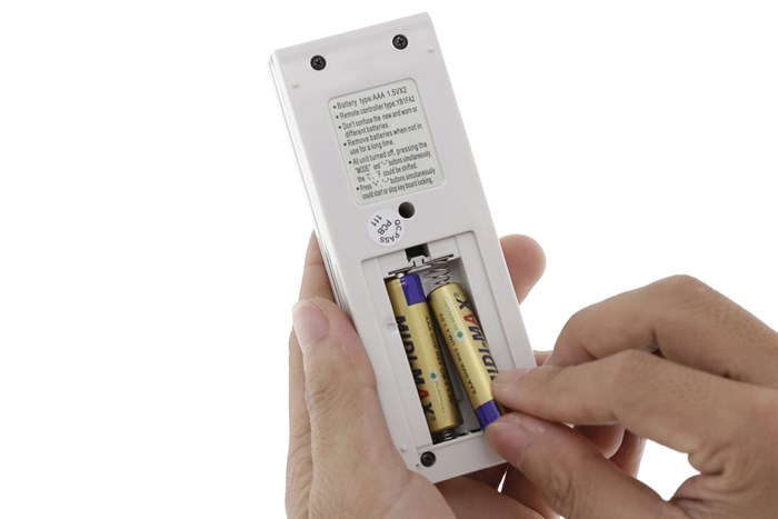 Máy lạnh AQUA 1 HP AQA-KCR9JA Màu Trắng