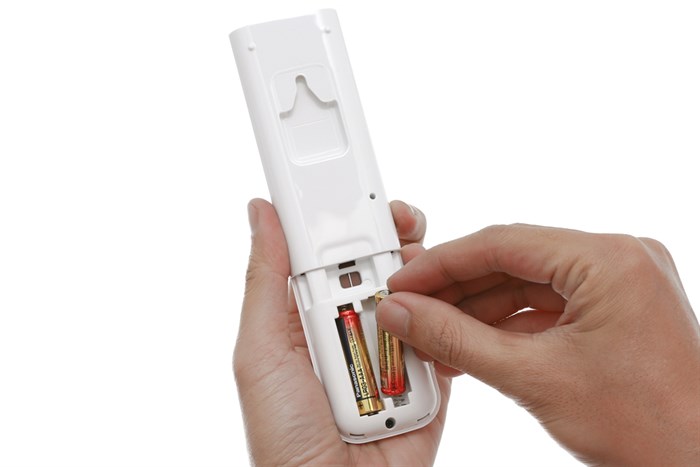 Máy lạnh Daikin Inverter 2.5 HP FTKC60TVMV Màu Trắng