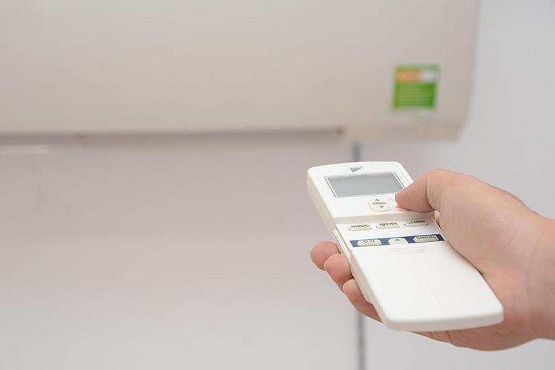 Remote tiện lợi giúp dễ dàng điều chỉnh máy lạnh