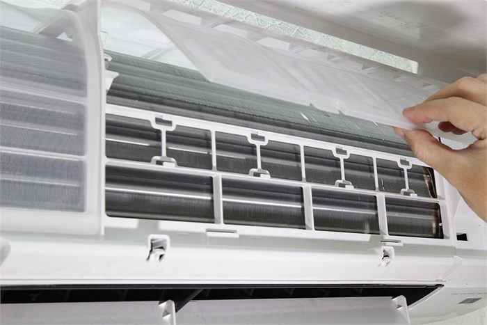 Máy lạnh Toshiba Inverter 1.5 HP RAS-H13G2KCV-V Màu Trắng