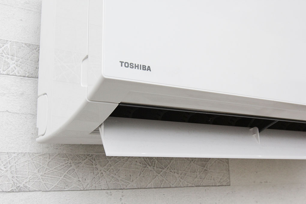 Máy lạnh Toshiba Inverter 1.5 HP RAS-H13G2KCV-V Màu Trắng
