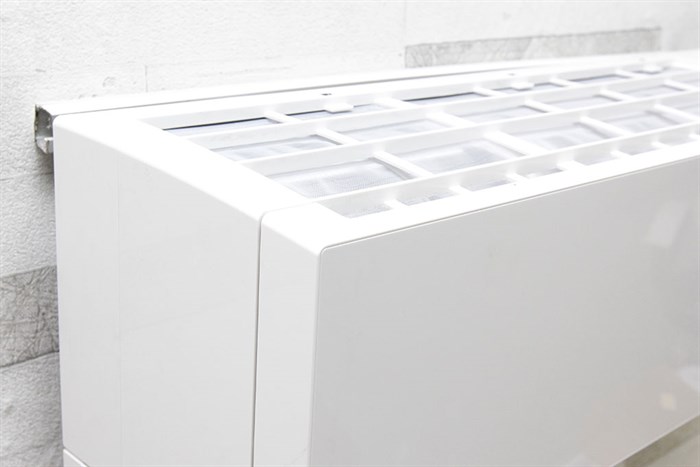 Máy lạnh Toshiba Inverter 2 HP RAS-H18G2KCV-V Màu Trắng