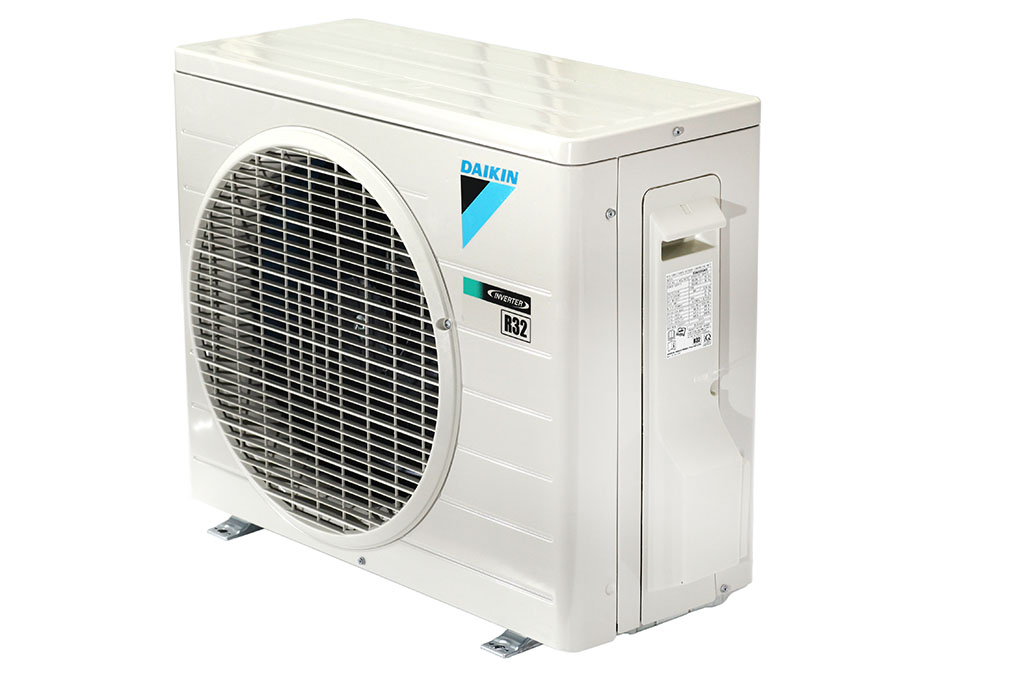 Điều hòa 2 chiều Daikin Inverter 1.5 HP FTXM35HVMV Màu Trắng