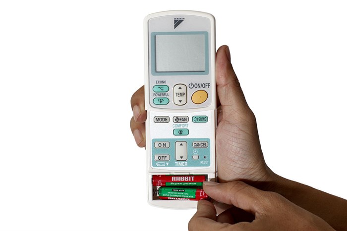 Điều hòa 2 chiều Daikin Inverter 1.5 HP FTXM35HVMV Màu Trắng