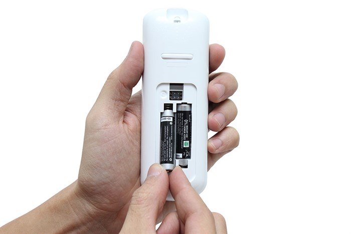 Máy lạnh Samsung 1 HP AR09KCFSSURNSV Màu Trắng