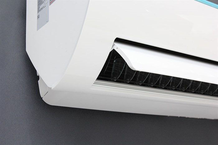Máy lạnh Samsung 2.5 HP AR24KCFSSURNSV Màu Trắng