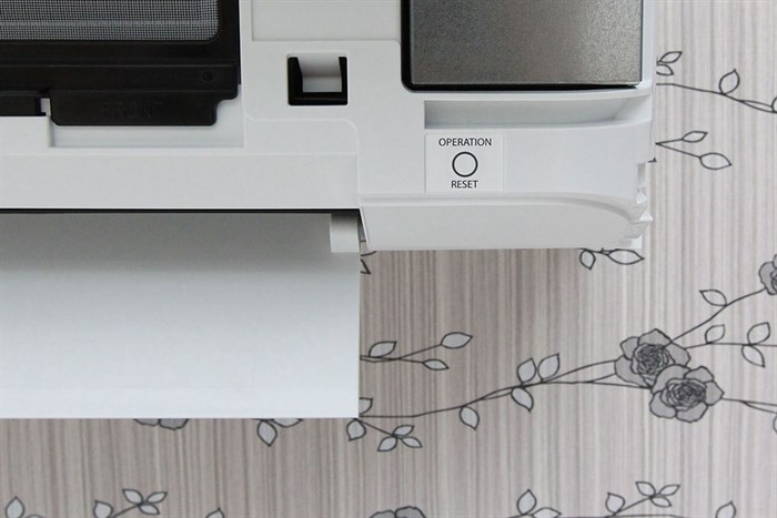 Máy lạnh Toshiba Inverter 1.5 HP RAS-H13BKCV-V Màu Trắng