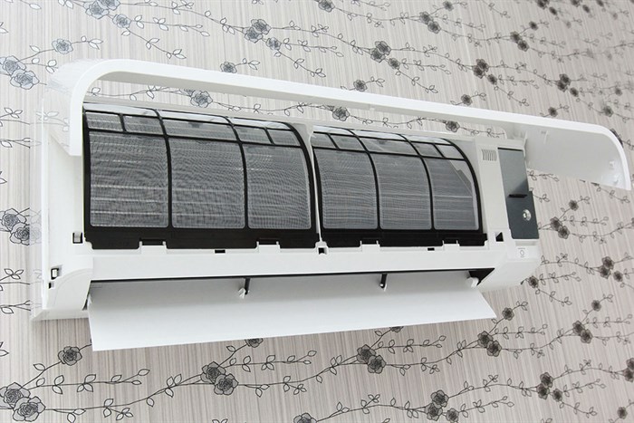 Máy lạnh Toshiba Inverter 1.5 HP RAS-H13BKCV-V Màu Trắng