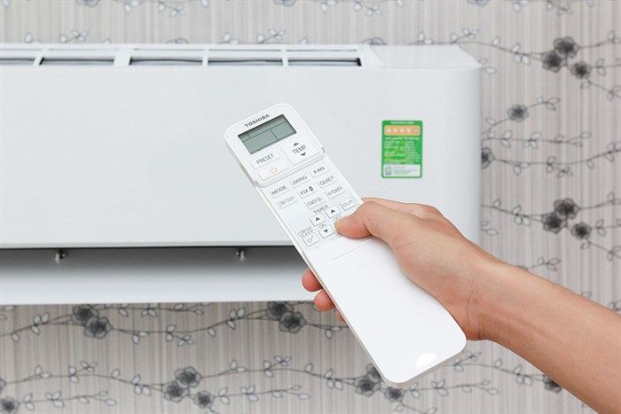 Máy lạnh Toshiba Inverter 1.5 HP RAS-H13BKCV-V Màu Trắng