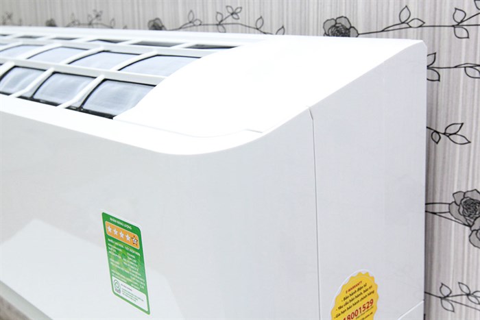 Máy lạnh Toshiba Inverter 1.5 HP RAS-H13BKCV-V Màu Trắng