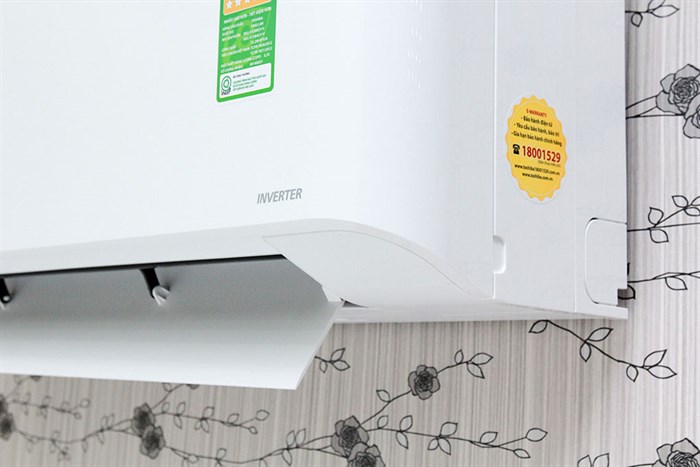 Máy lạnh Toshiba Inverter 1.5 HP RAS-H13BKCV-V Màu Trắng