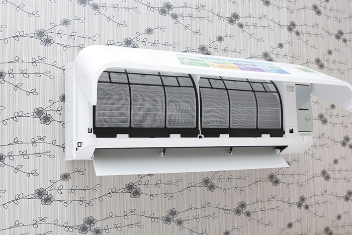 Máy lạnh Toshiba Inverter 2 HP RAS-H18BKCV-V Màu Trắng