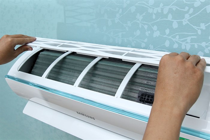 Máy lạnh Samsung Inverter 1 HP AR10KVFSCURNSV Màu Trắng