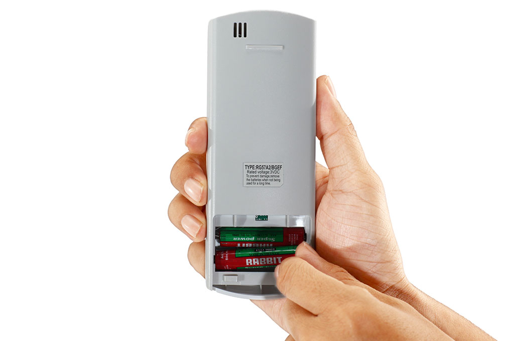 Máy điều hòa 2 chiều Electrolux Inverter 9000 BTU ESV09HRK-A3 Màu Trắng