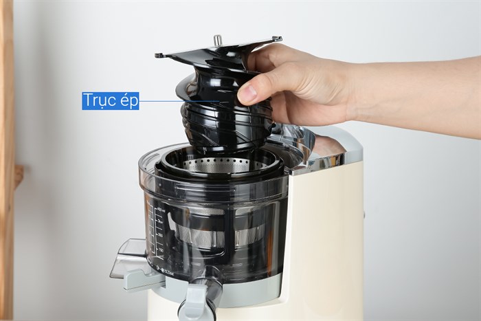 Máy ép chậm Smeg SJF01CREU (535.43.625) Màu Kem