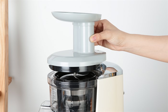 Máy ép chậm Smeg SJF01CREU (535.43.625) Màu Kem