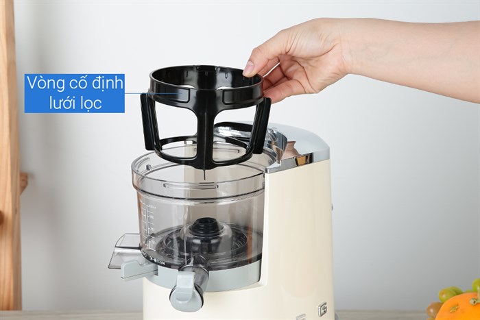 Máy ép chậm Smeg SJF01CREU (535.43.625) Màu Kem