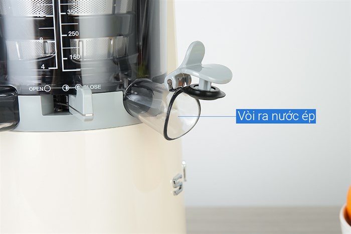 Máy ép chậm Smeg SJF01CREU (535.43.625) Màu Kem