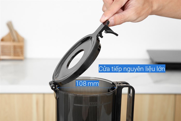 Máy ép chậm Comet CM9616 Màu Đen