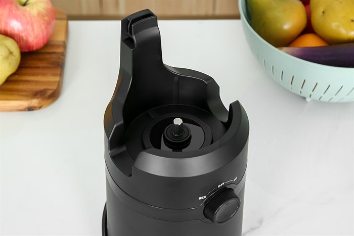 Máy ép chậm Comet CM9616 Màu Đen