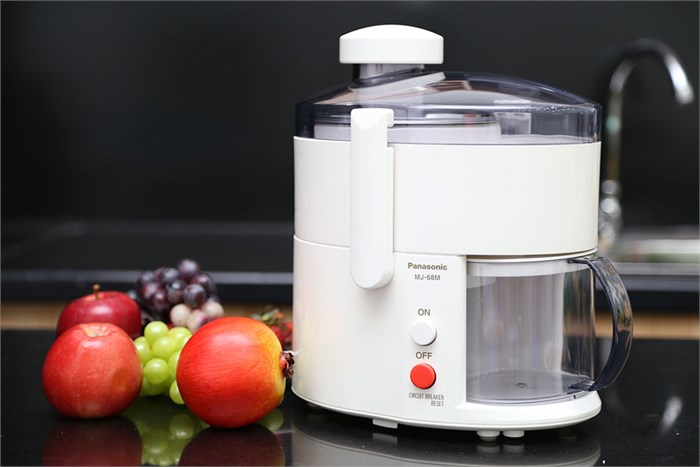 Máy ép trái cây Panasonic MJ-68MWRA Màu Trắng