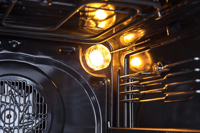 Lò nướng âm Teka HS 720 57 lít Màu Đen