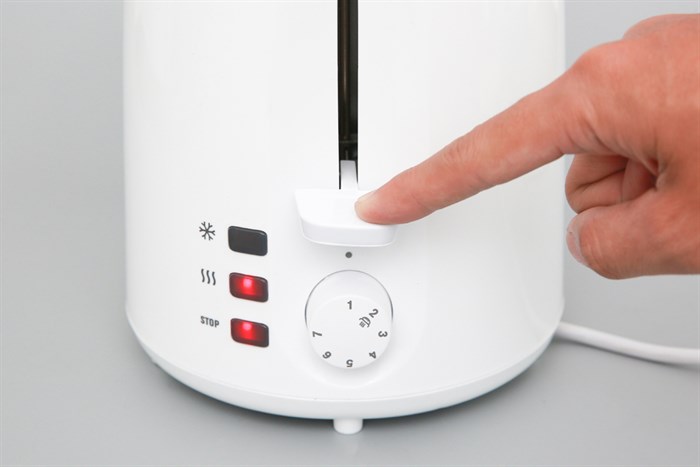 Máy nướng bánh mì Electrolux ETS1303W 870 W