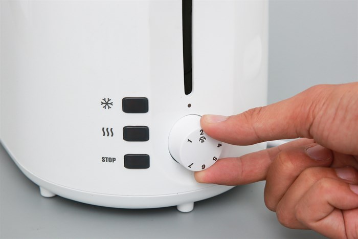 Máy nướng bánh mì Electrolux ETS1303W 870 W