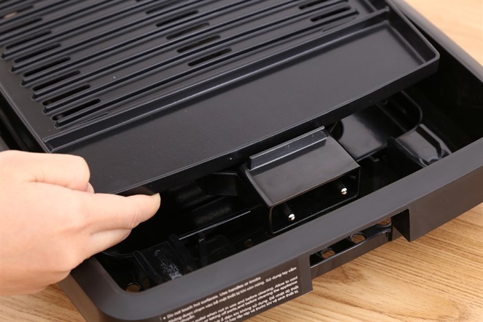 Bếp nướng điện BlueStone EGB-7408 Màu Đen