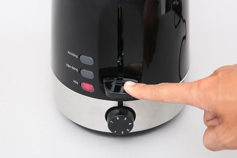 Máy cài đặt chức năng rã đông, hâm nóng, hủy chọn, tiện thao tác với cần gạt - Máy nướng bánh mì Bluestone TTB-2533 Máy cài đặt chức năng rã đông, hâm nóng, hủy chọn, tiện thao tác với cần gạt - Máy nướng bánh mì Bluestone TTB-2533