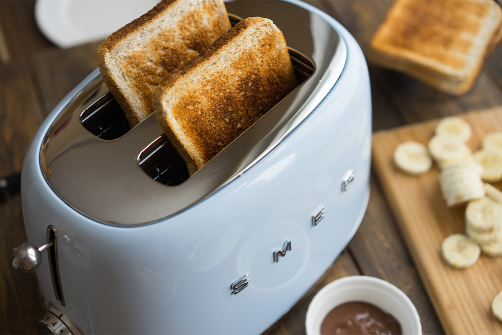 Máy nướng bánh mì Smeg TSF01PBEU (535.43.668)