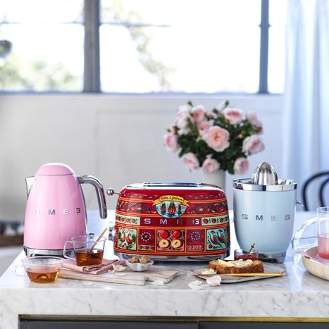 Máy nướng bánh mì Smeg D&G TSF01DGEU (535.43.680) Màu Đỏ