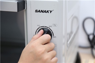 Lò nướng Sanaky VH308B 30 lít