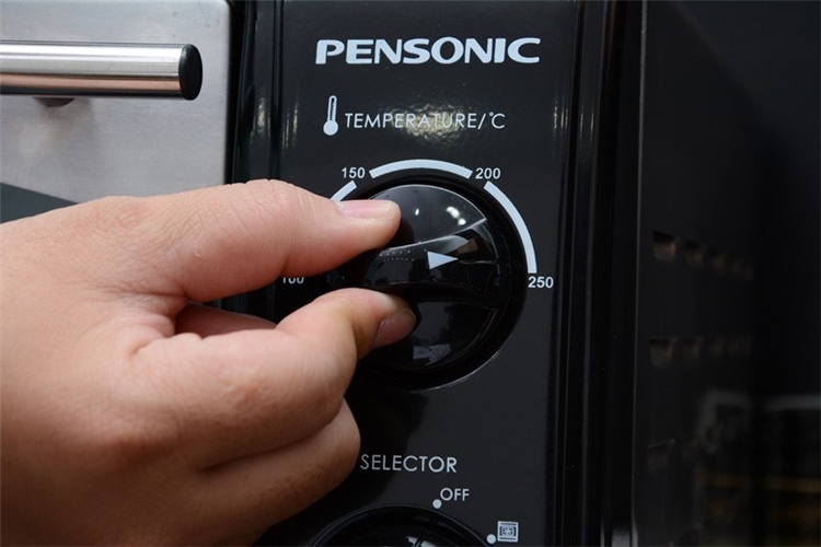 Lò nướng Pensonic AE-350N 35 lít Màu Đen