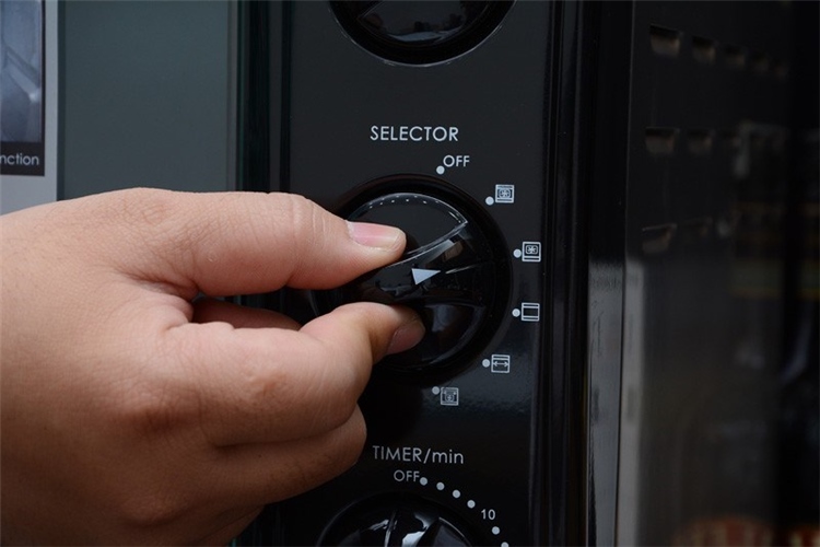 Lò nướng Pensonic AE-350N 35 lít Màu Đen