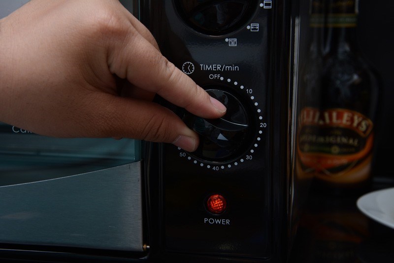 Lò nướng Pensonic AE-350N 35 lít Màu Đen