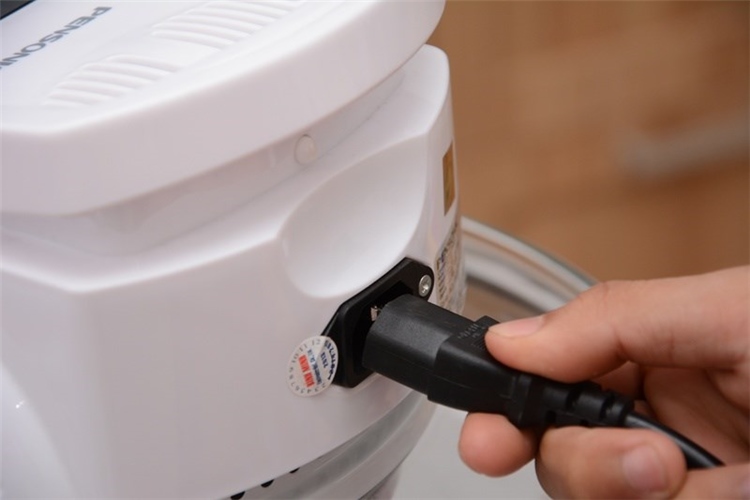 Lò nướng thủy tinh Pensonic PRO-913 12 lít Màu Trắng