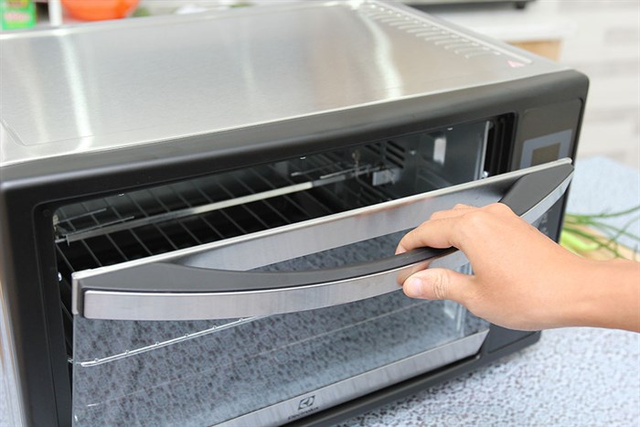 Lò nướng Electrolux EOT38DXB 38 lít Màu Đen