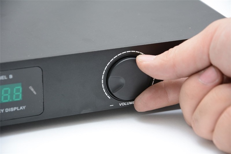 Micro không dây Gunners GN-3838 UHF