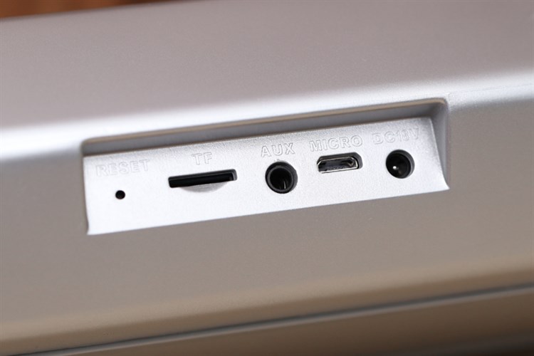 Loa Bluetooth Wetop H8008 Bạc Màu Bạc