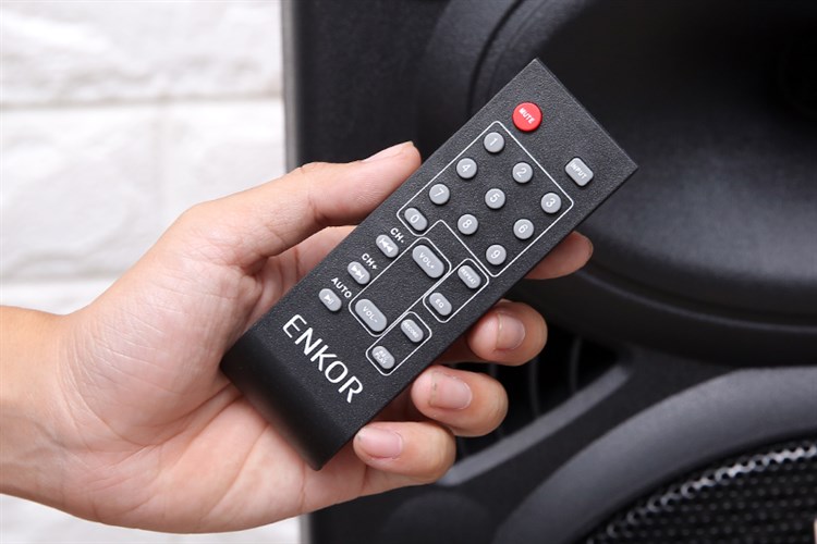 Loa kéo Bluetooth Karaoke Enkor L1218K Đen 16W Màu Đen