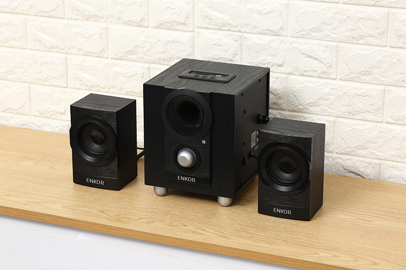 Loa vi tính Bluetooth Enkor E700 Đen Màu Đen