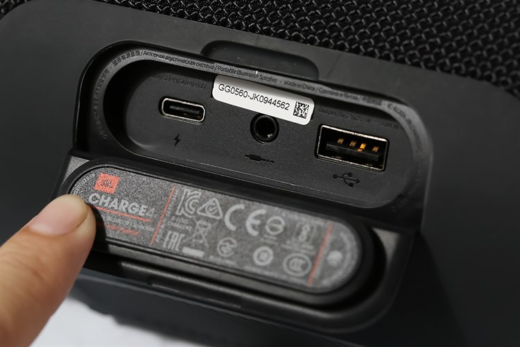 Loa Bluetooth JBL Charge 4 Màu Đen