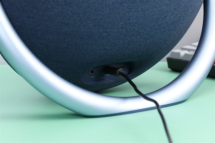 Loa Bluetooth Harman Kardon Onyx Studio 7 Màu Xanh Dương