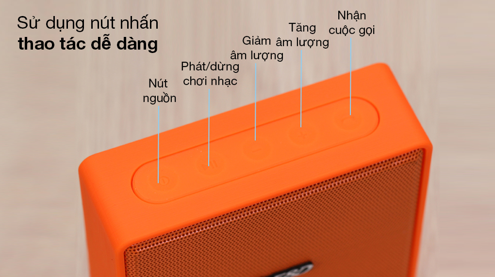 Loa Bluetooth Fenda W5 Cam/ Vàng Chanh - Thao tác đơn giản qua các nút nhấn lớn