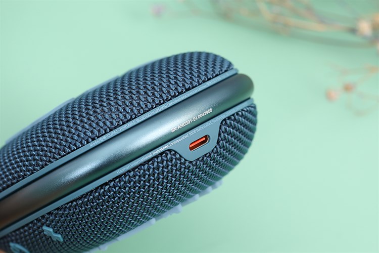 Loa Bluetooth JBL Clip 4 Màu Xanh dương đậm